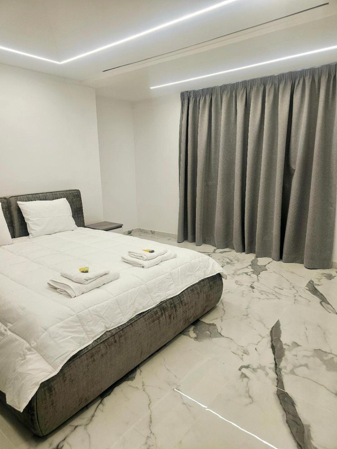 Deluxe Apartment Paphos Eksteriør billede