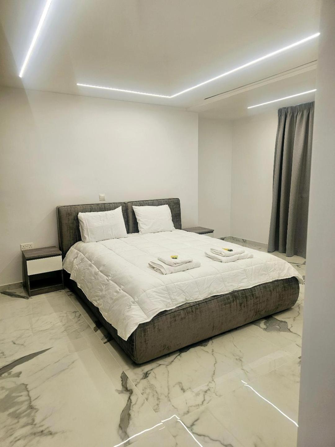 Deluxe Apartment Paphos Eksteriør billede