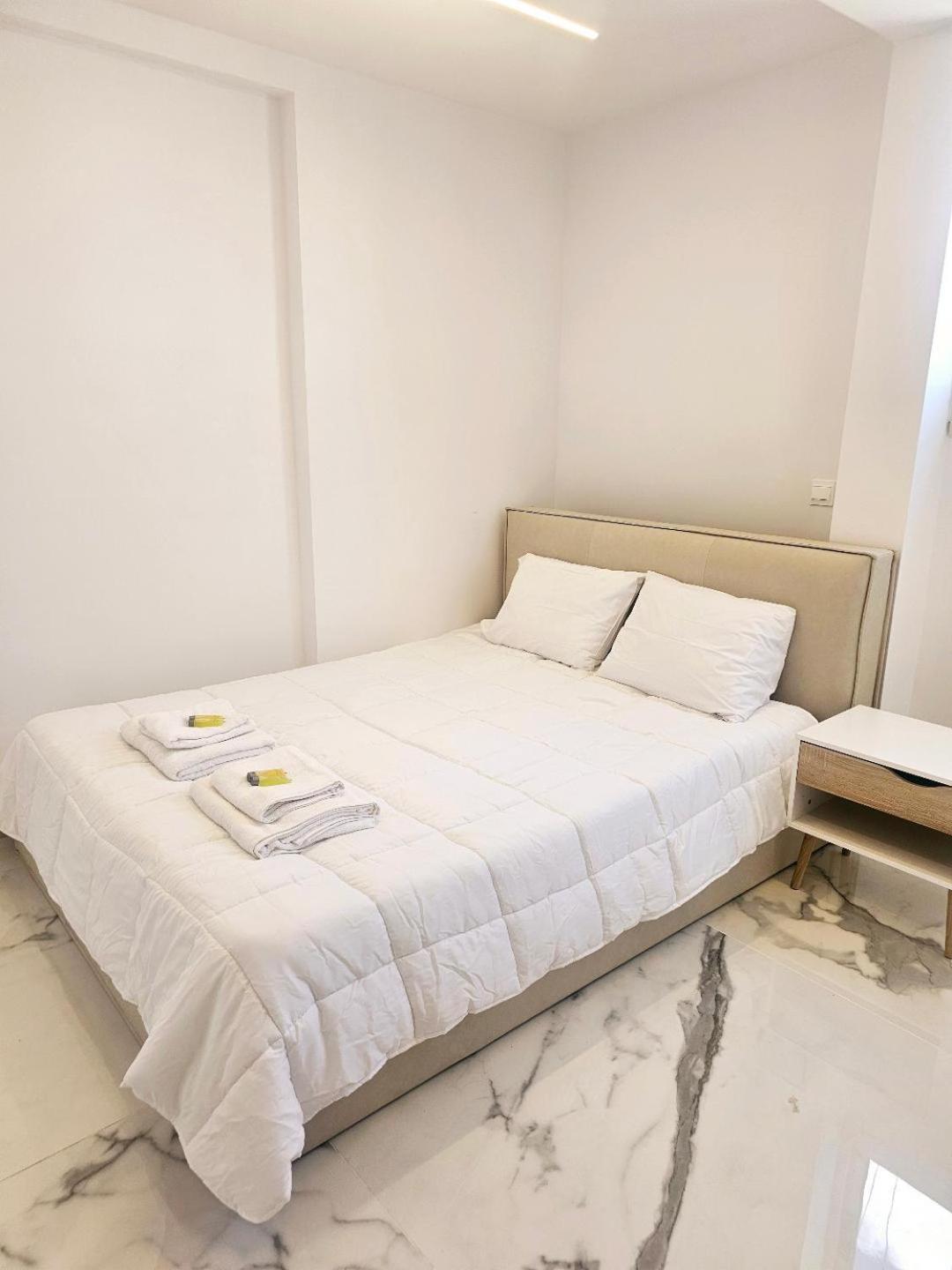 Deluxe Apartment Paphos Eksteriør billede